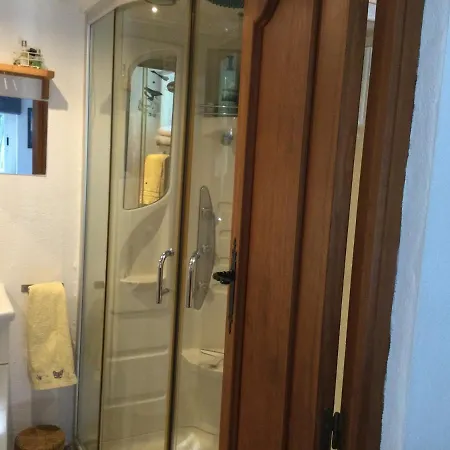 Apartment El Rio, The Self Catering With Pool And Hydrotherapy Jacuzzi Set In Beautiful Gardens, Guaro